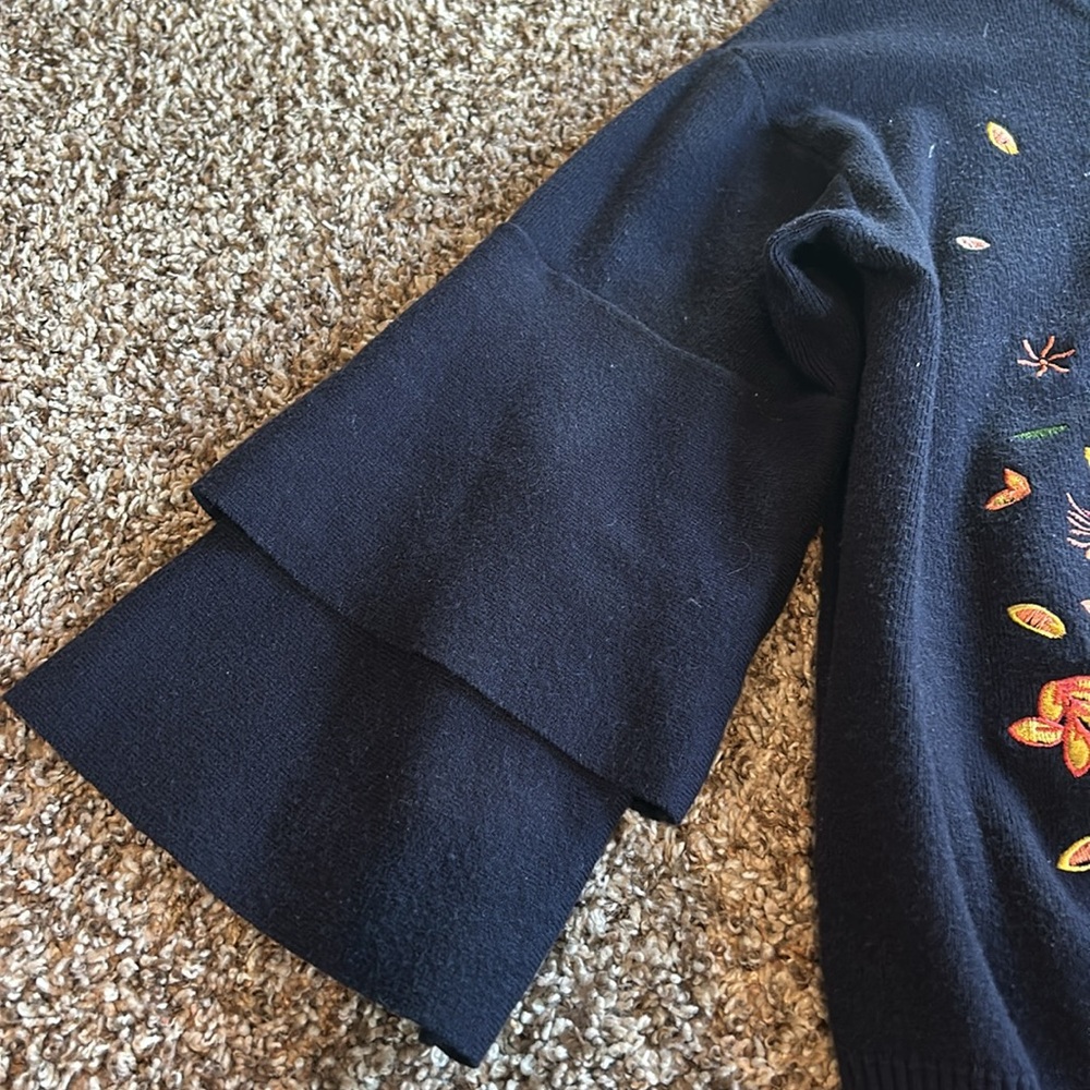 Sweater - Picture 3 of 4
